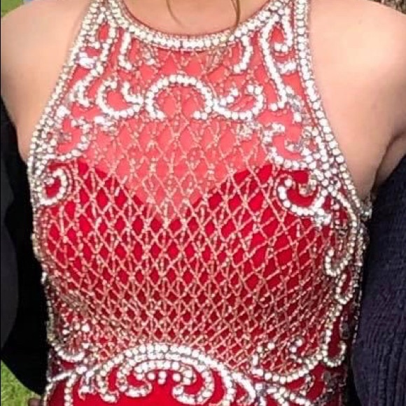 PROM DRESS - Picture 3 of 8